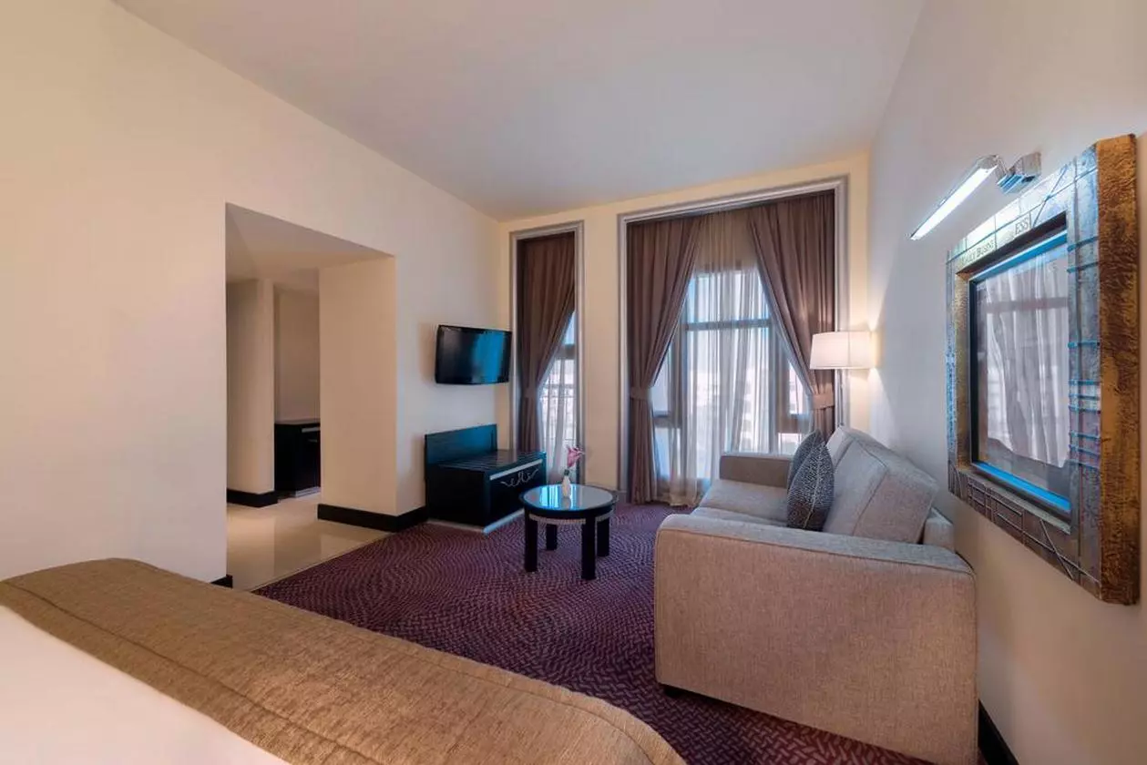 MERCURE_EDIT (16).jpg